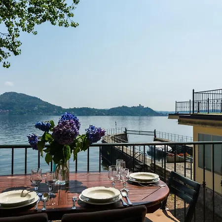 La Favorita Angera Tatil Evi *